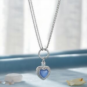 🆕️18K Gold Plated 316L Stainless Steel Blue Crystal Heart Pendant Necklace‎ 💙